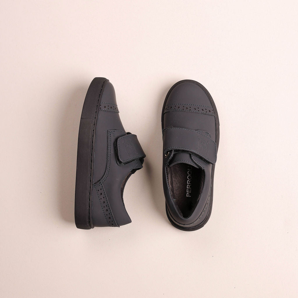Single Velcro Sneaker