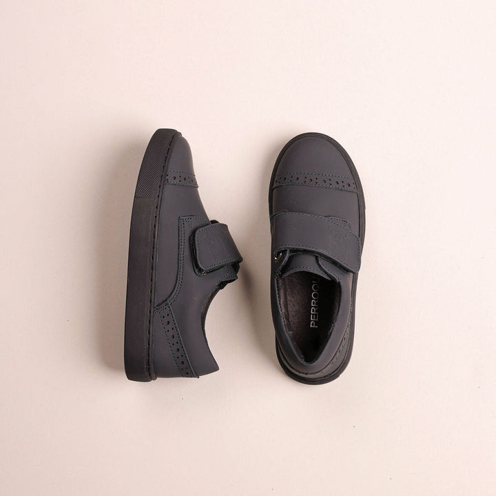 Single Velcro Sneaker