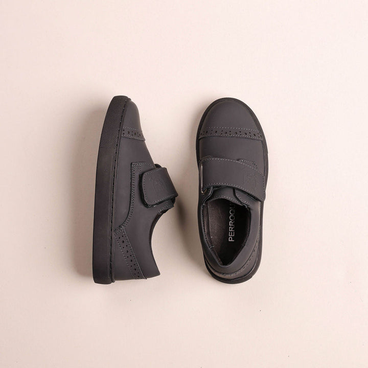 Single Velcro Sneaker