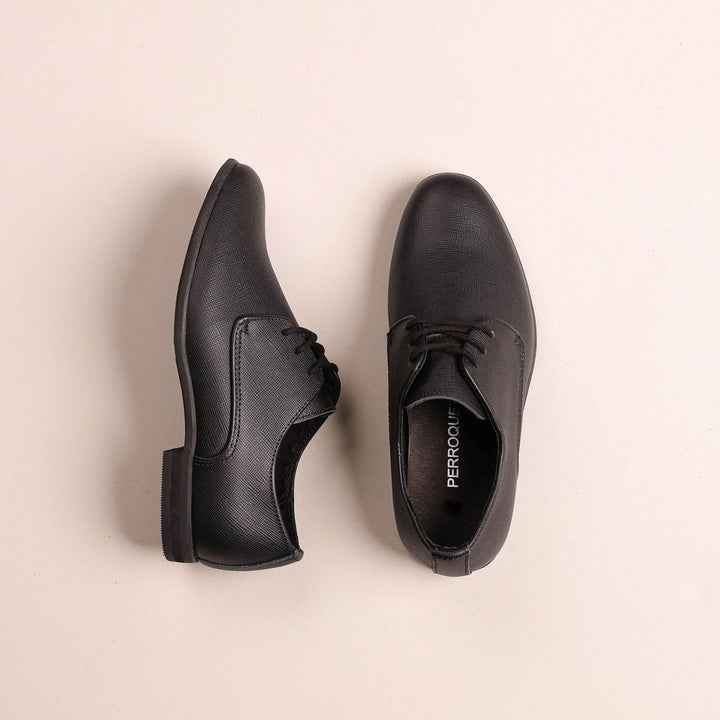 Laced Dressed Shoe